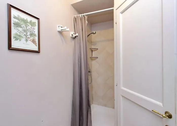 Navona Elegant Two Bedroom Apartment
