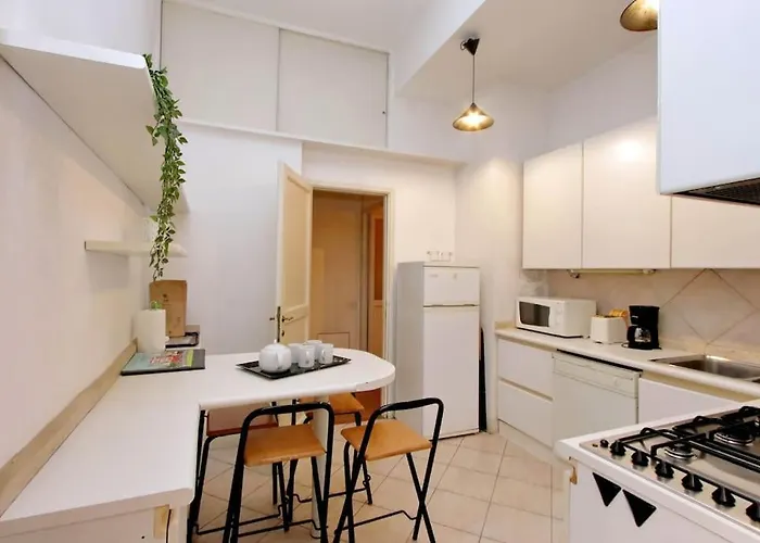 Navona Elegant Two Bedroom Apartment *