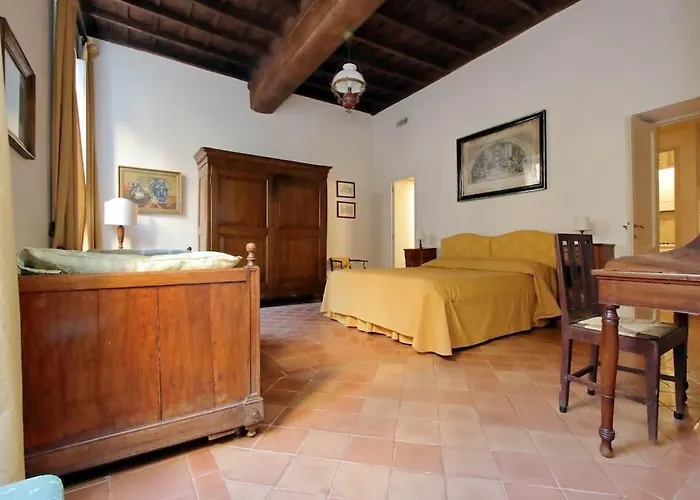 Navona Elegant Two Bedroom Rom